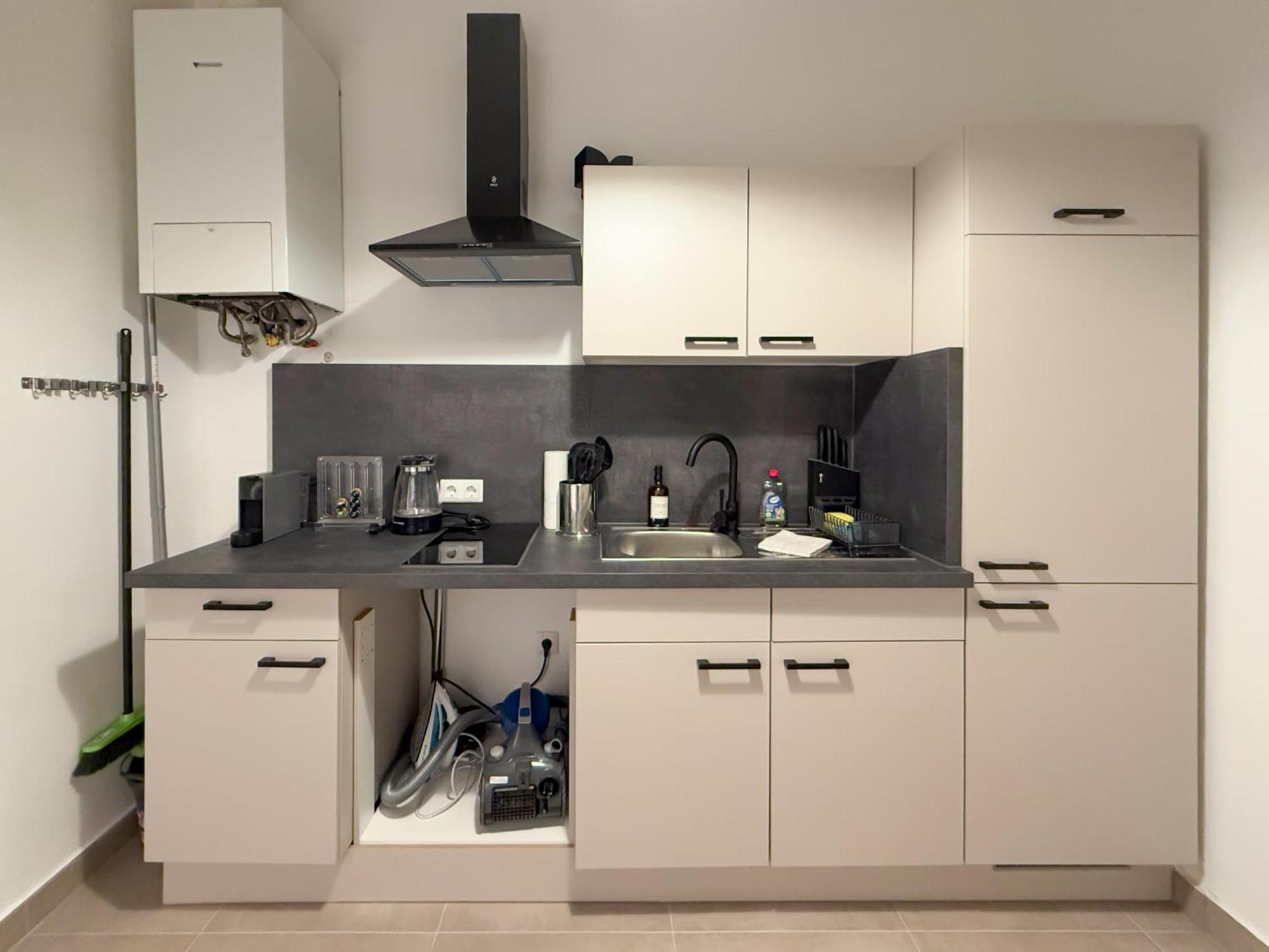 Brand New Renovated, Centre, Quiet Street, Amazing Location Wien